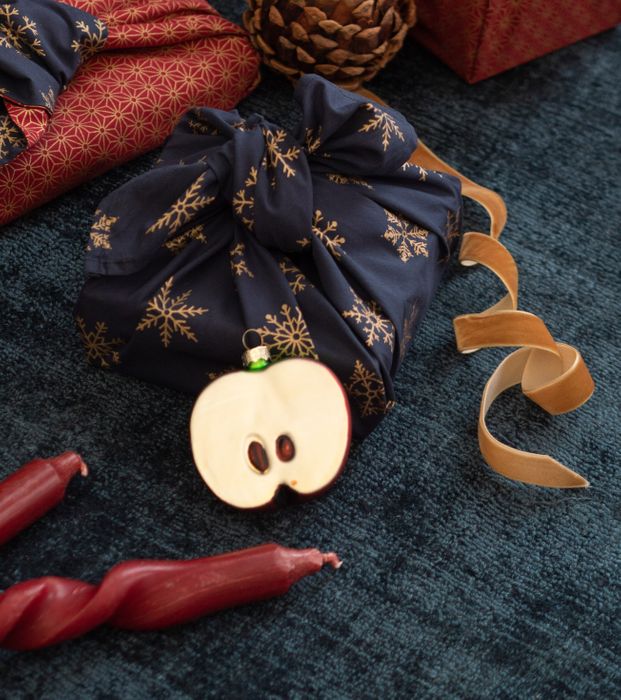 FabRap Midnight Snowflakes Single Sided / Furoshiki wrapping cloth / Reusable gift wrap / Eco-friendly alternative gift wrap